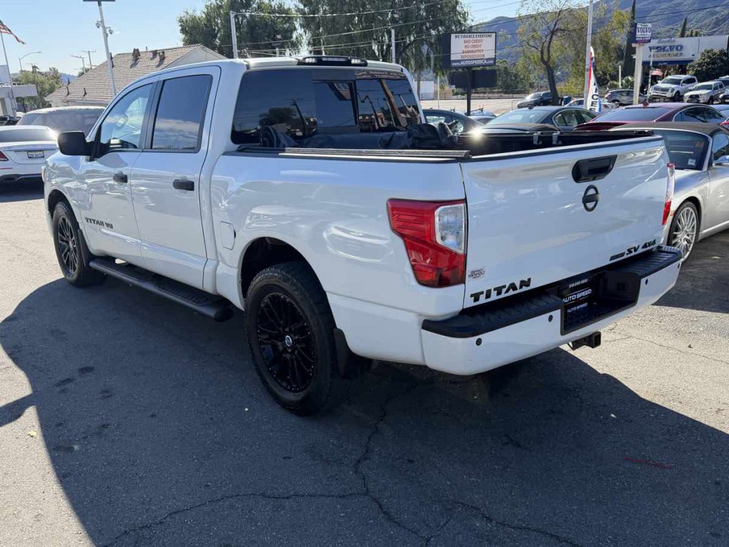 2018 Nissan Titan Image 5