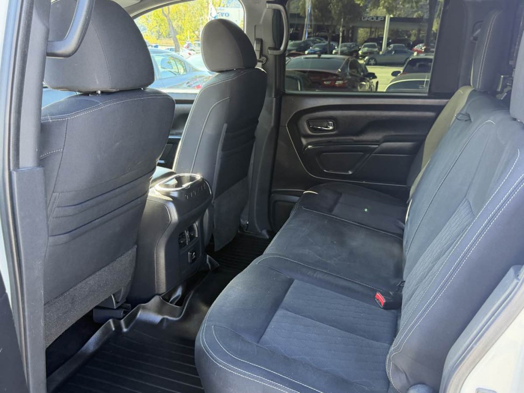 2018 Nissan Titan Image 20