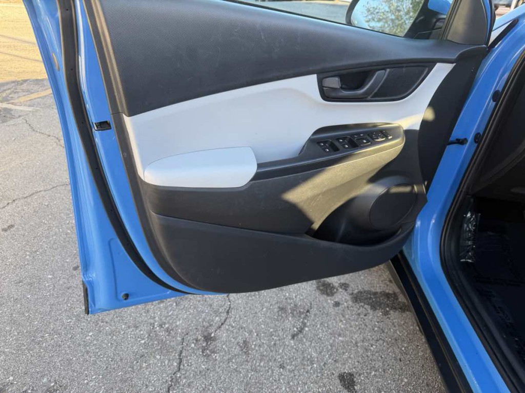 2023 Hyundai Kona Image 8