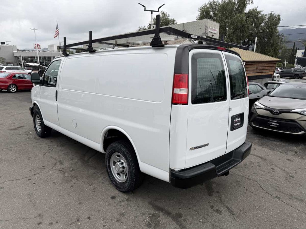 2020 Chevrolet Express Image 4