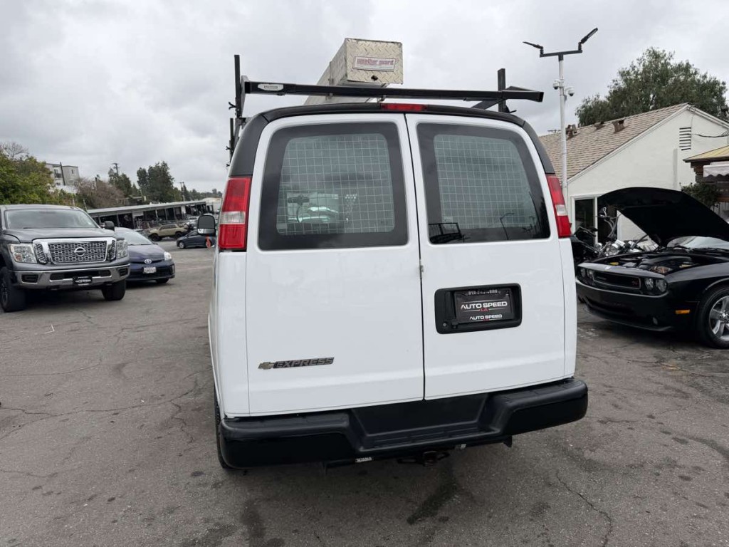 2020 Chevrolet Express Image 5