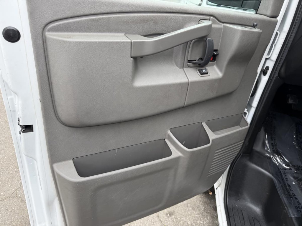2020 Chevrolet Express Image 8