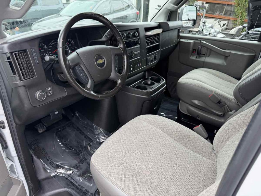 2020 Chevrolet Express Image 9