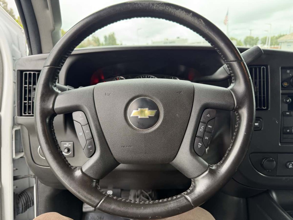 2020 Chevrolet Express Image 10