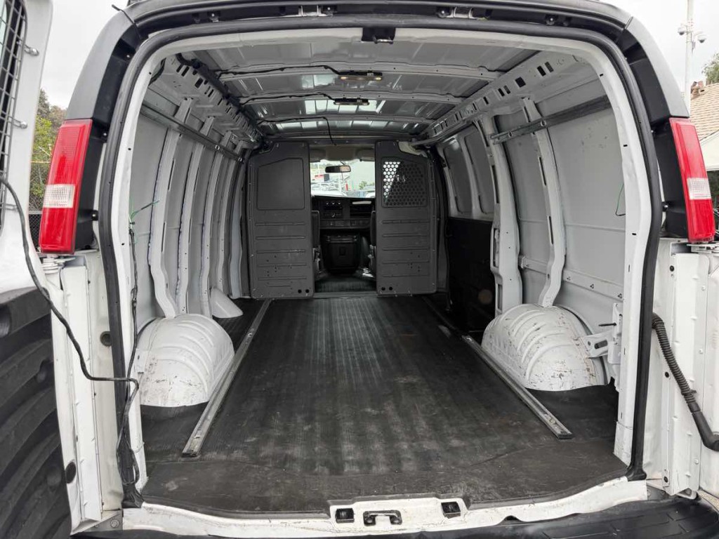 2020 Chevrolet Express Image 14