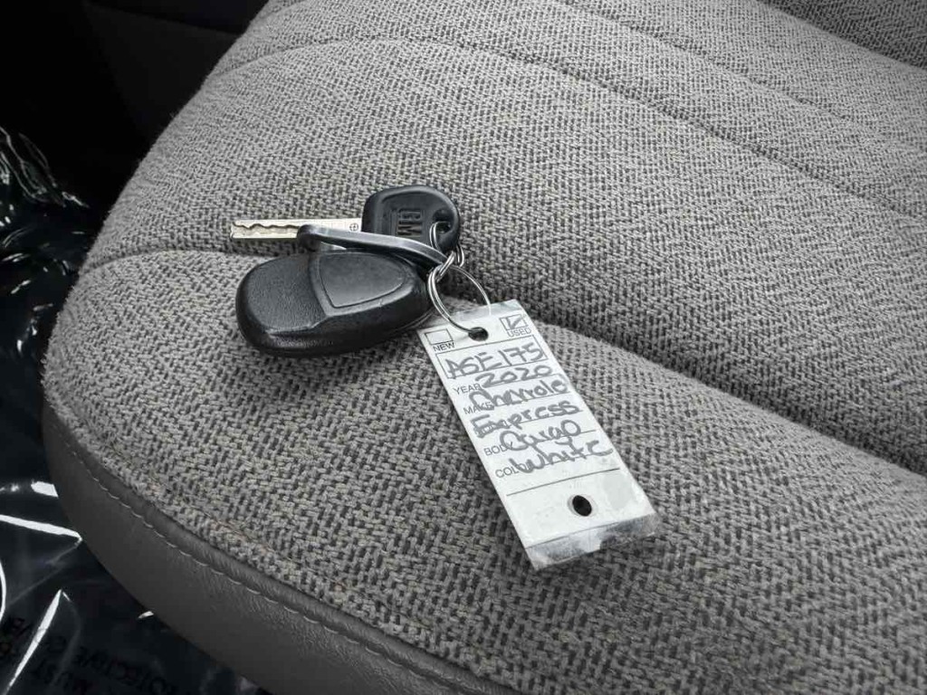 2020 Chevrolet Express Image 17