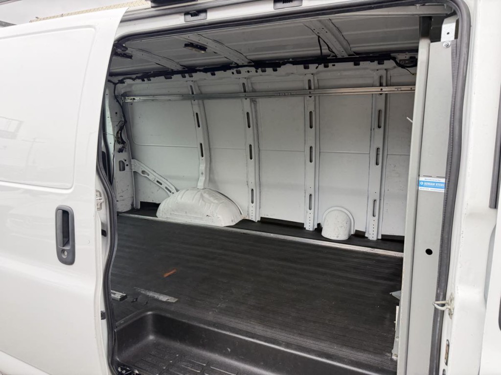 2020 Chevrolet Express Image 19