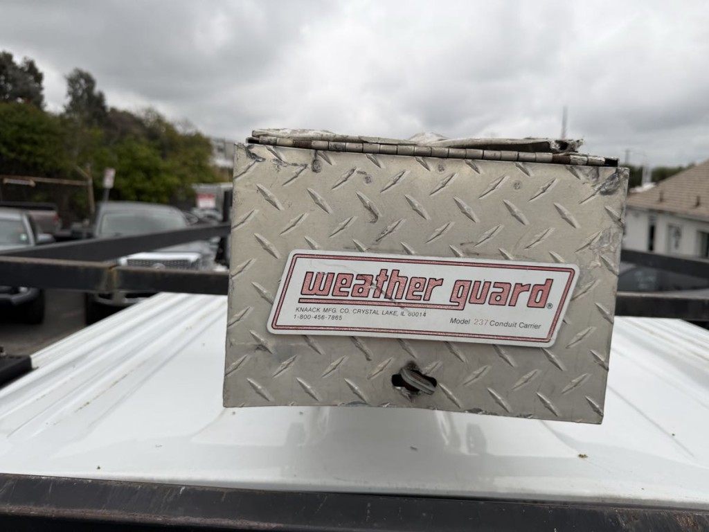 2020 Chevrolet Express Image 21