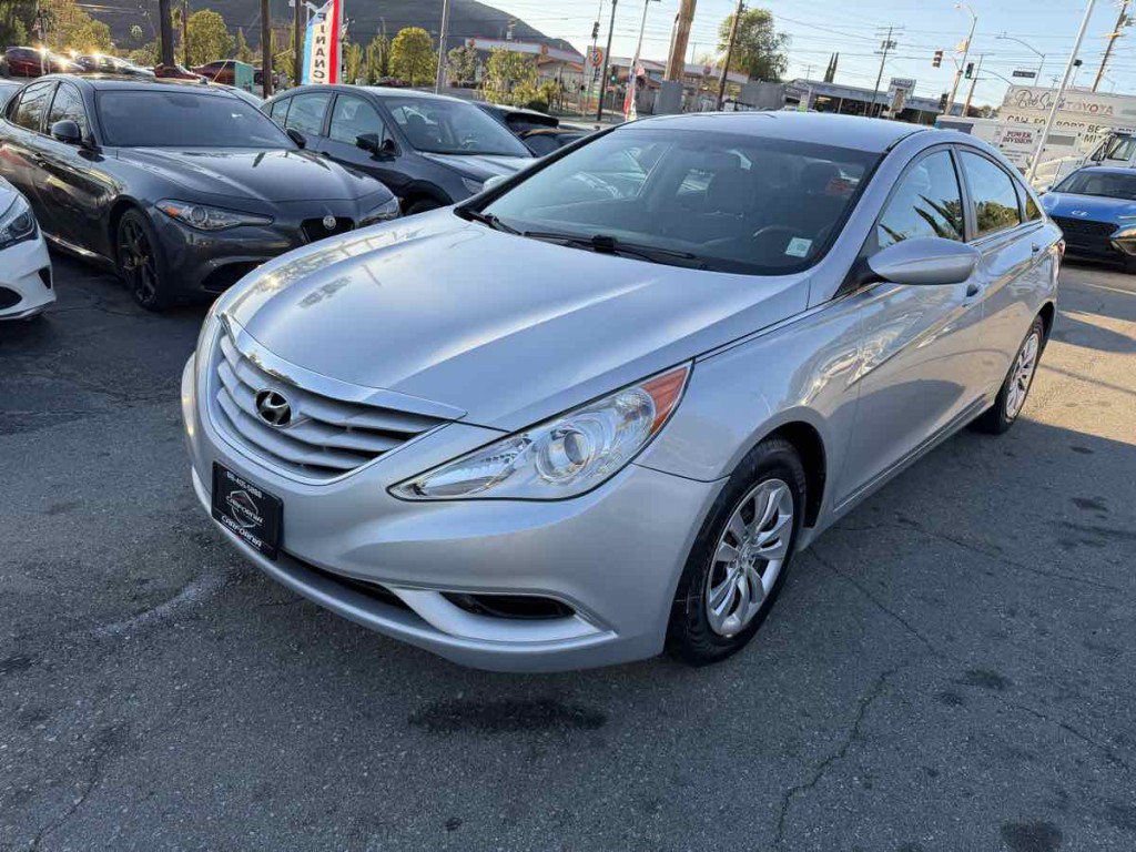 2011 Hyundai Sonata Image 3