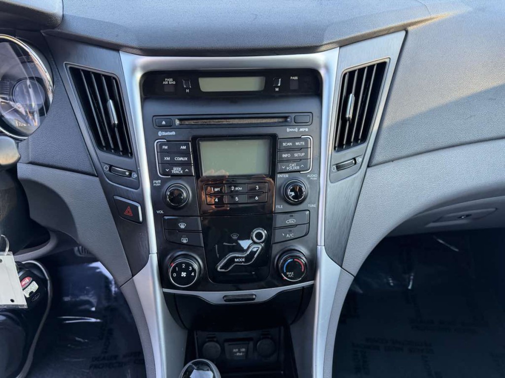 2011 Hyundai Sonata Image 10