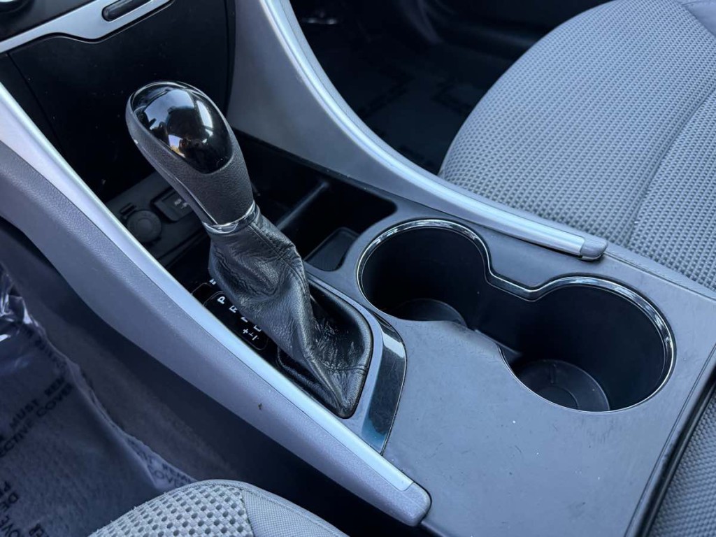 2011 Hyundai Sonata Image 13