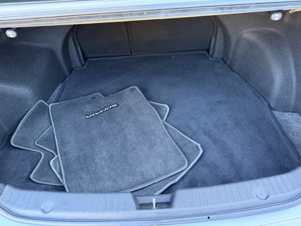 2011 Hyundai Sonata Image 18