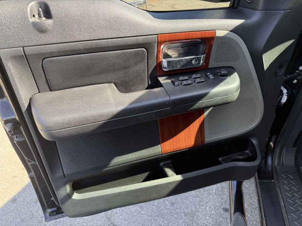 2006 Ford F-150 Image 12