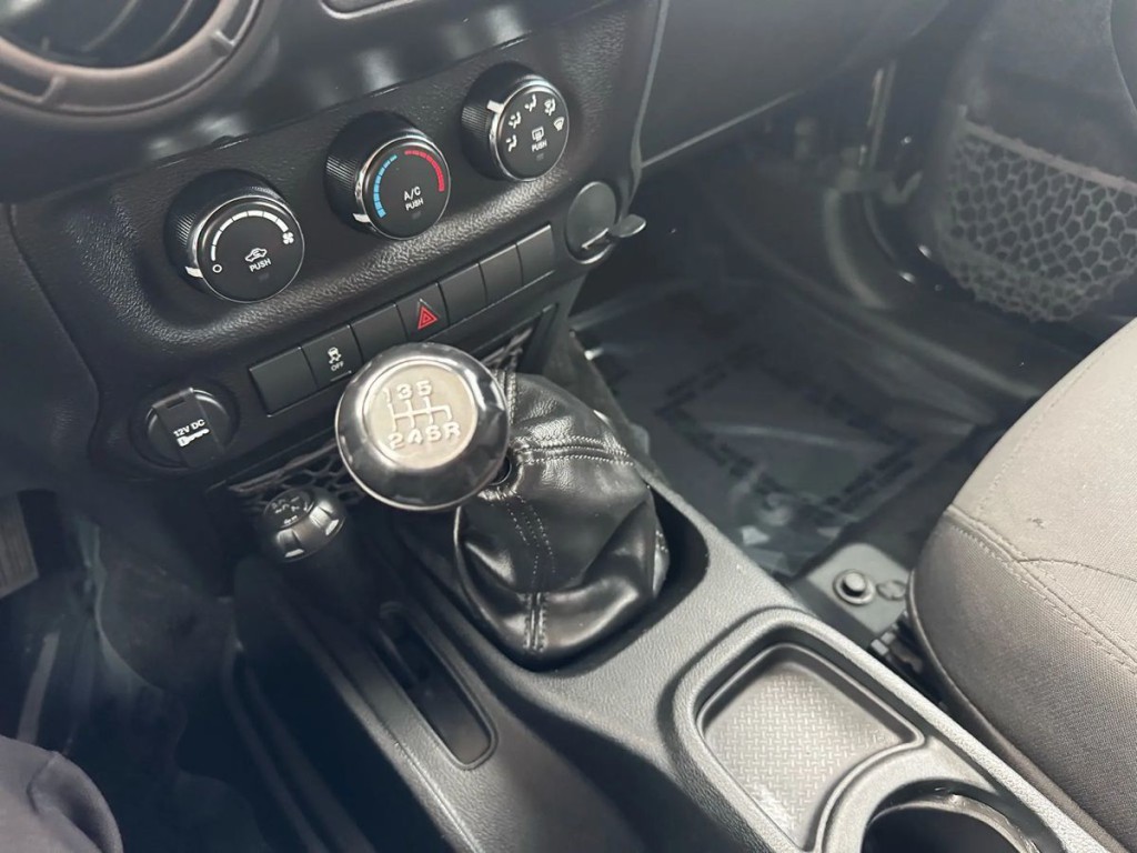 2018 Jeep Wrangler Image 16