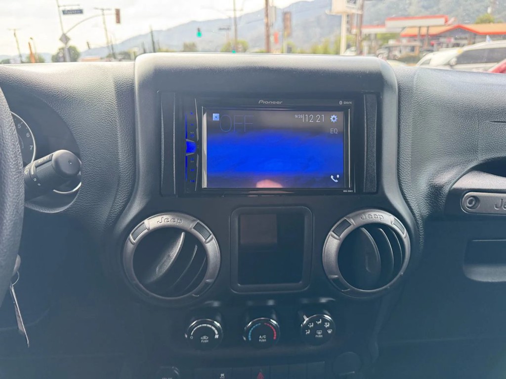 2018 Jeep Wrangler Image 17