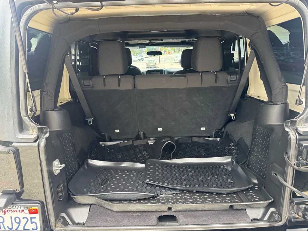 2018 Jeep Wrangler Image 18