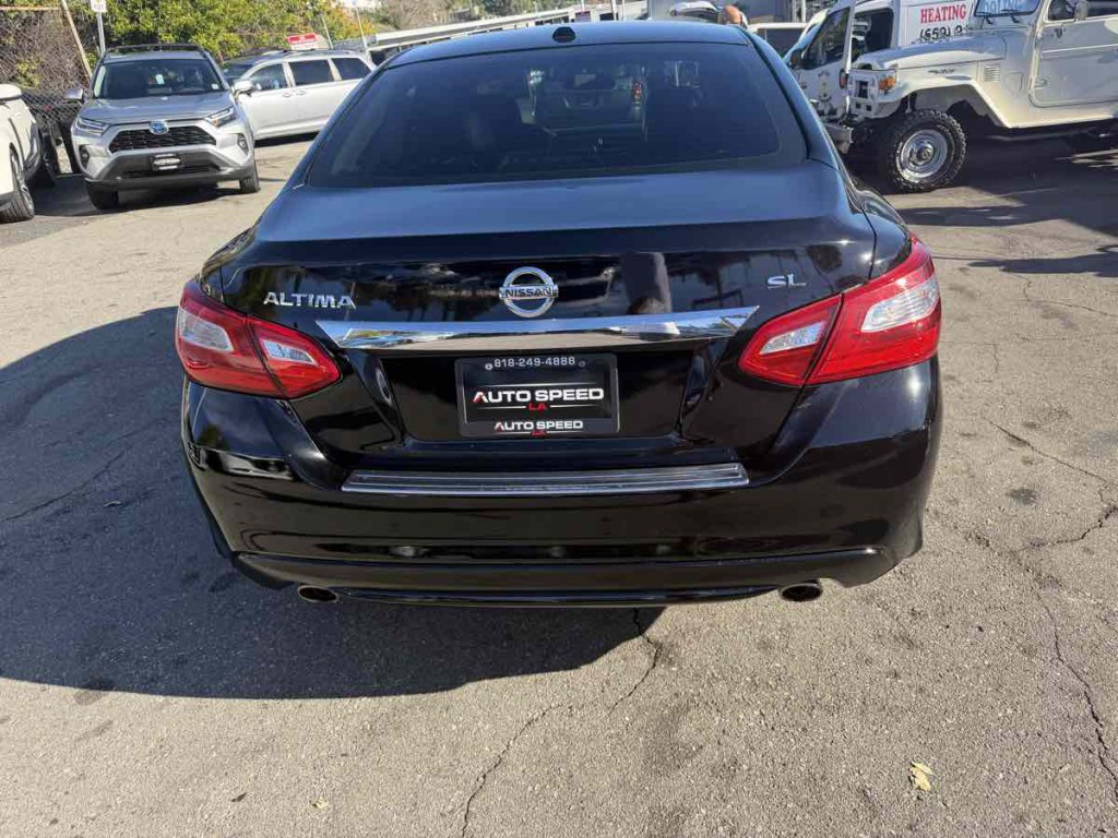 2016 Nissan Altima Image 5