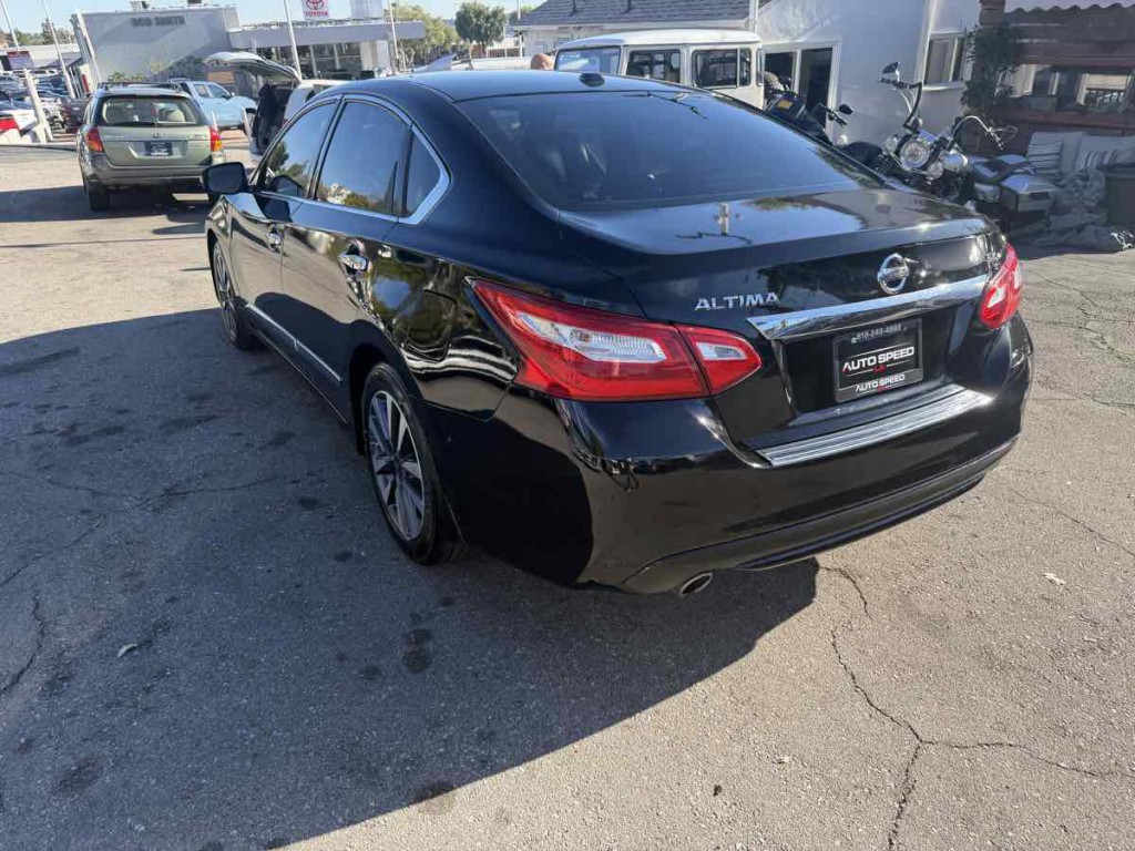 2016 Nissan Altima Image 6