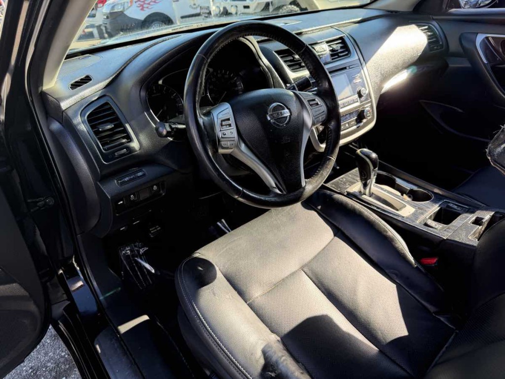 2016 Nissan Altima Image 8