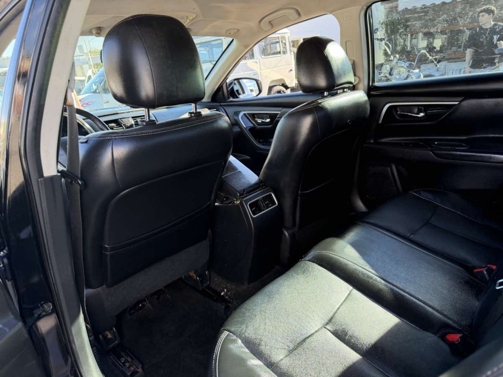2016 Nissan Altima Image 10
