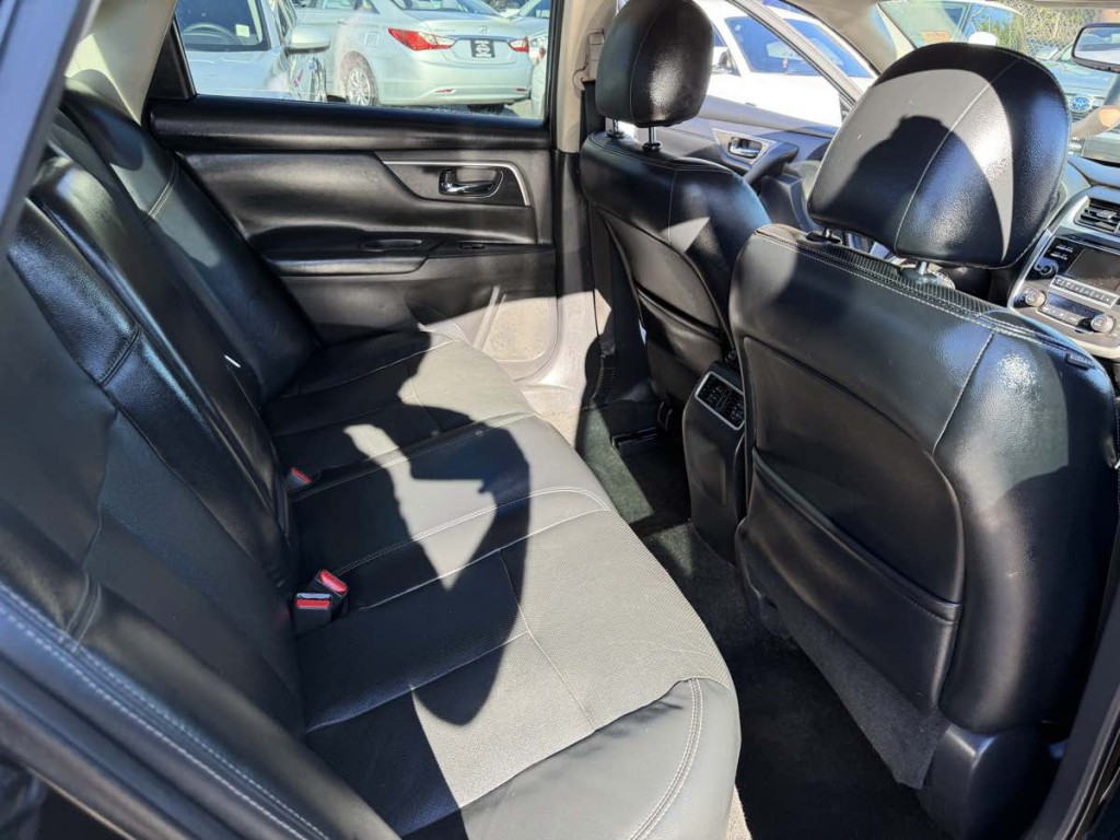 2016 Nissan Altima Image 12