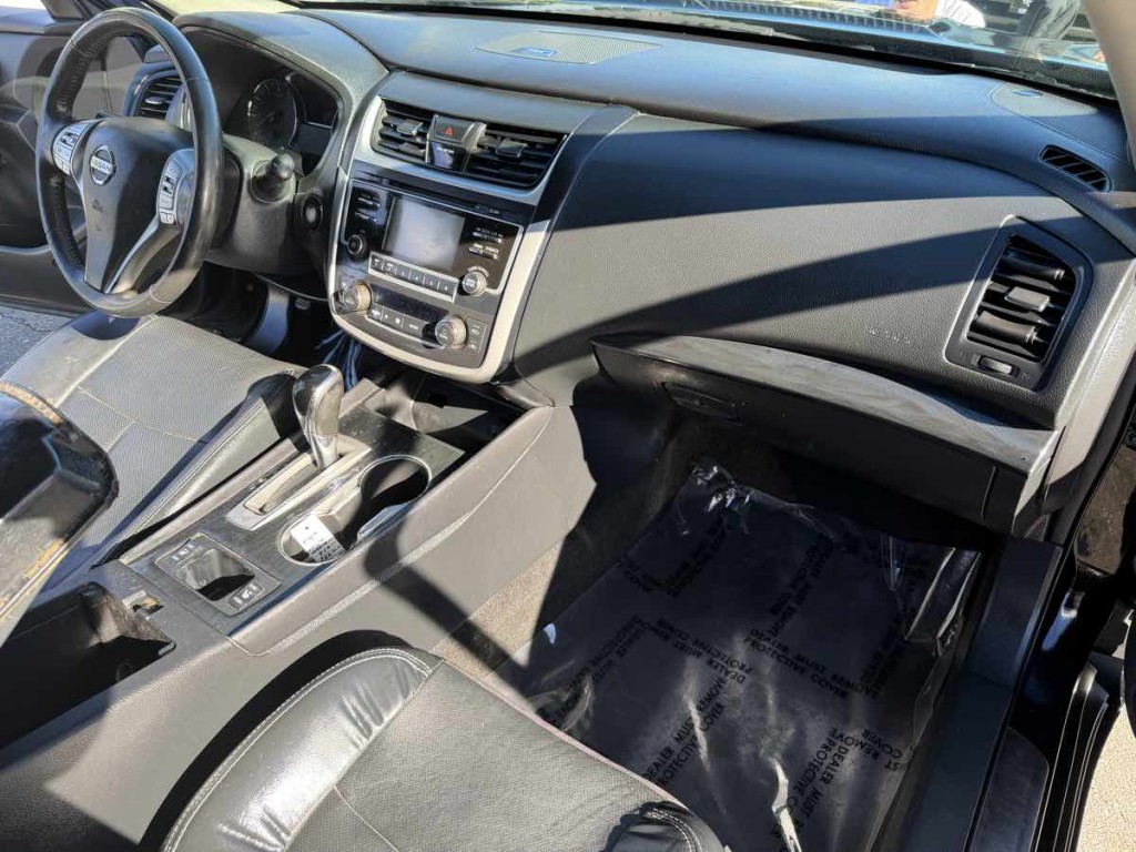 2016 Nissan Altima Image 14