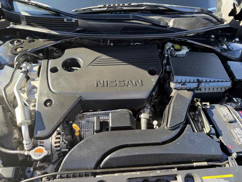 2016 Nissan Altima Image 16