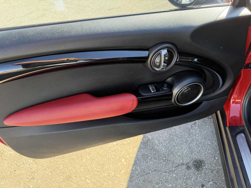 2014 MINI Cooper Image 8