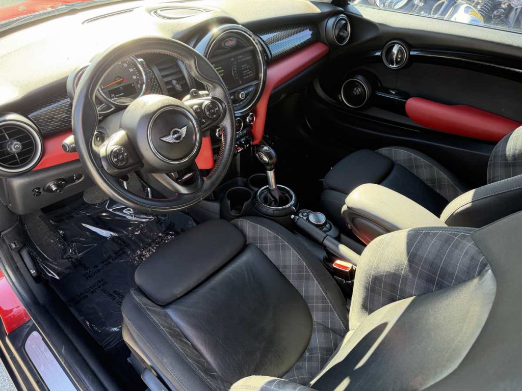 2014 MINI Cooper Image 10