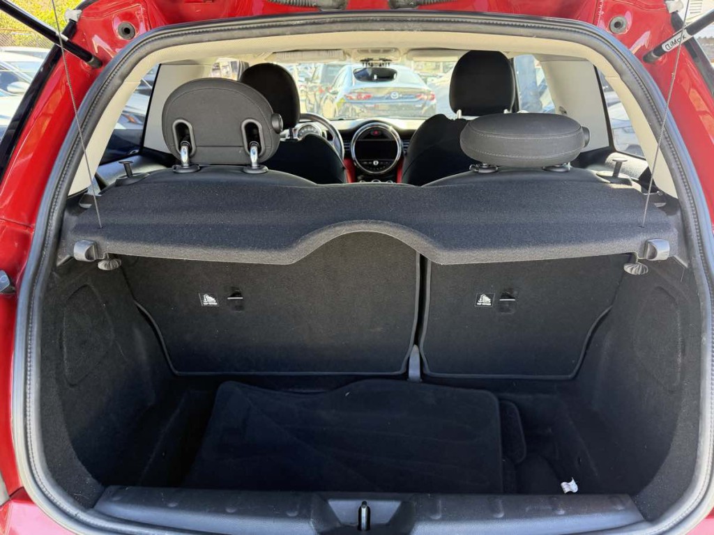 2014 MINI Cooper Image 26