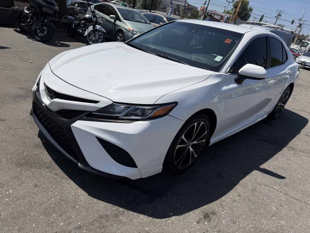 2018 Toyota Camry Image 3