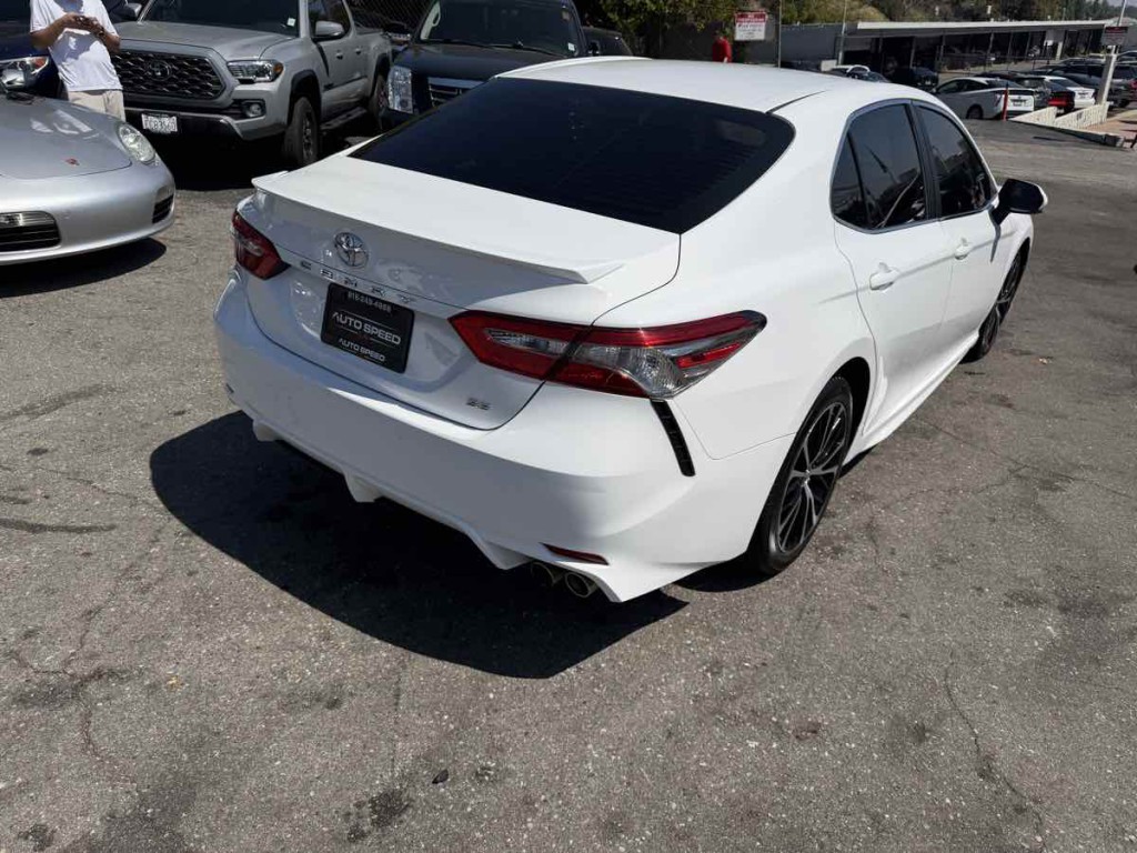 2018 Toyota Camry Image 4
