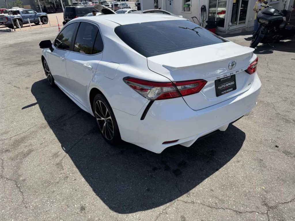 2018 Toyota Camry Image 6