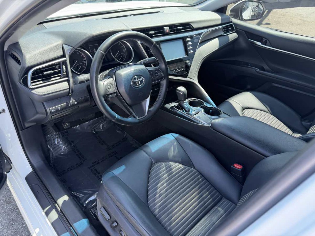 2018 Toyota Camry Image 9