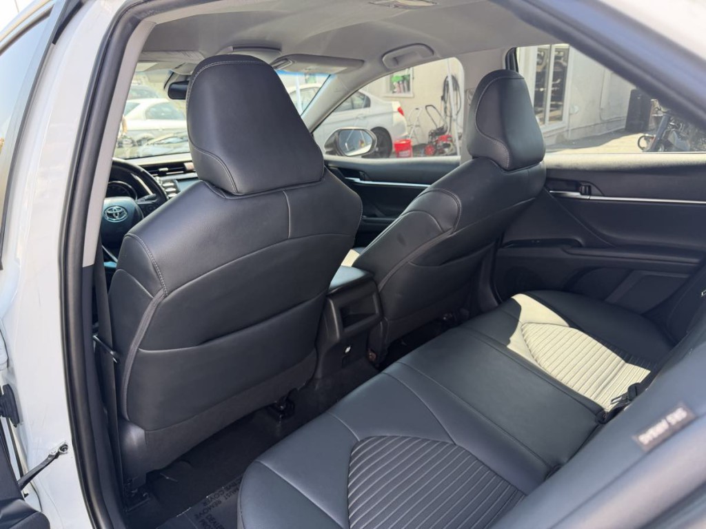 2018 Toyota Camry Image 10