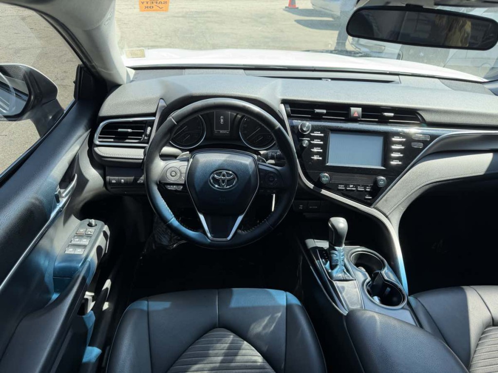 2018 Toyota Camry Image 11