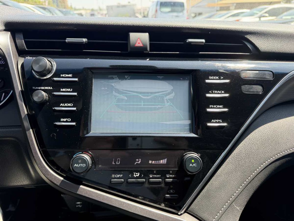 2018 Toyota Camry Image 13