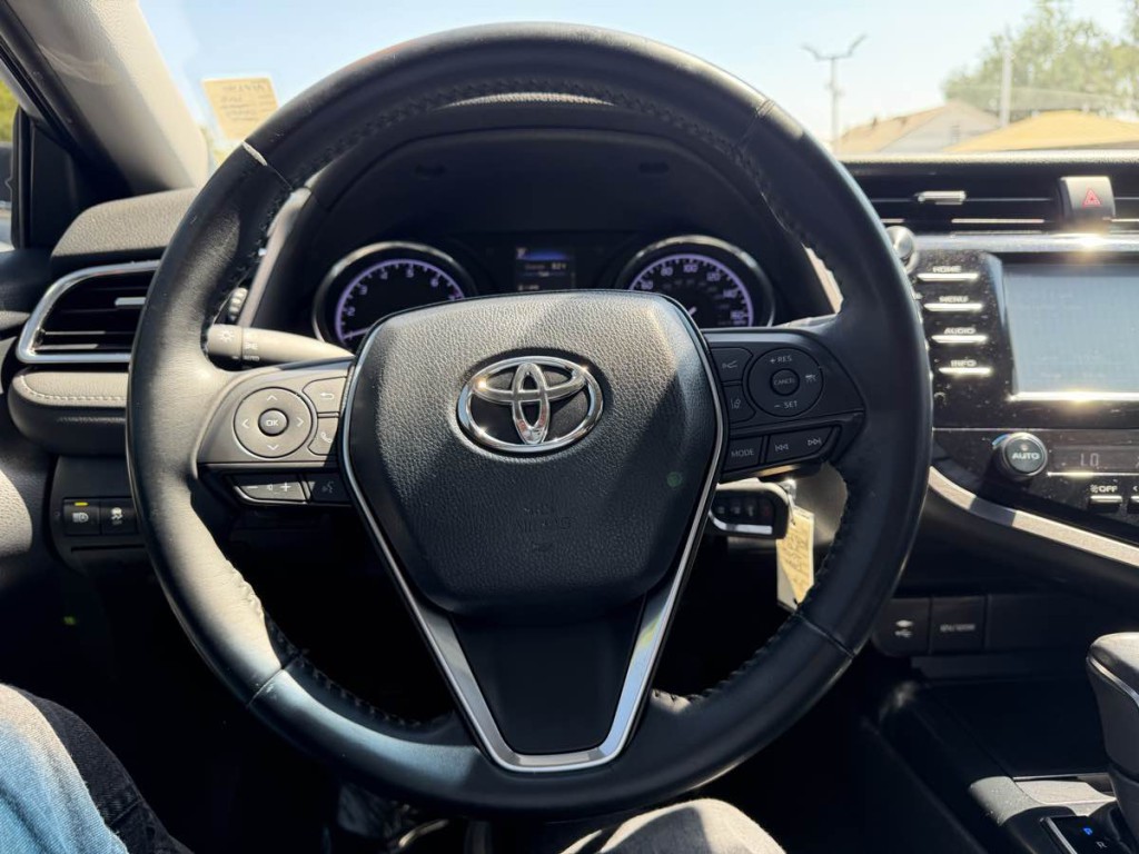 2018 Toyota Camry Image 14