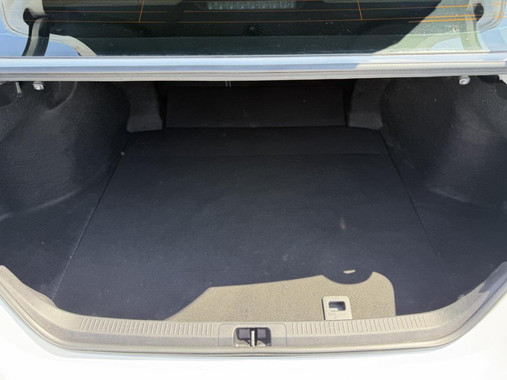 2018 Toyota Camry Image 15