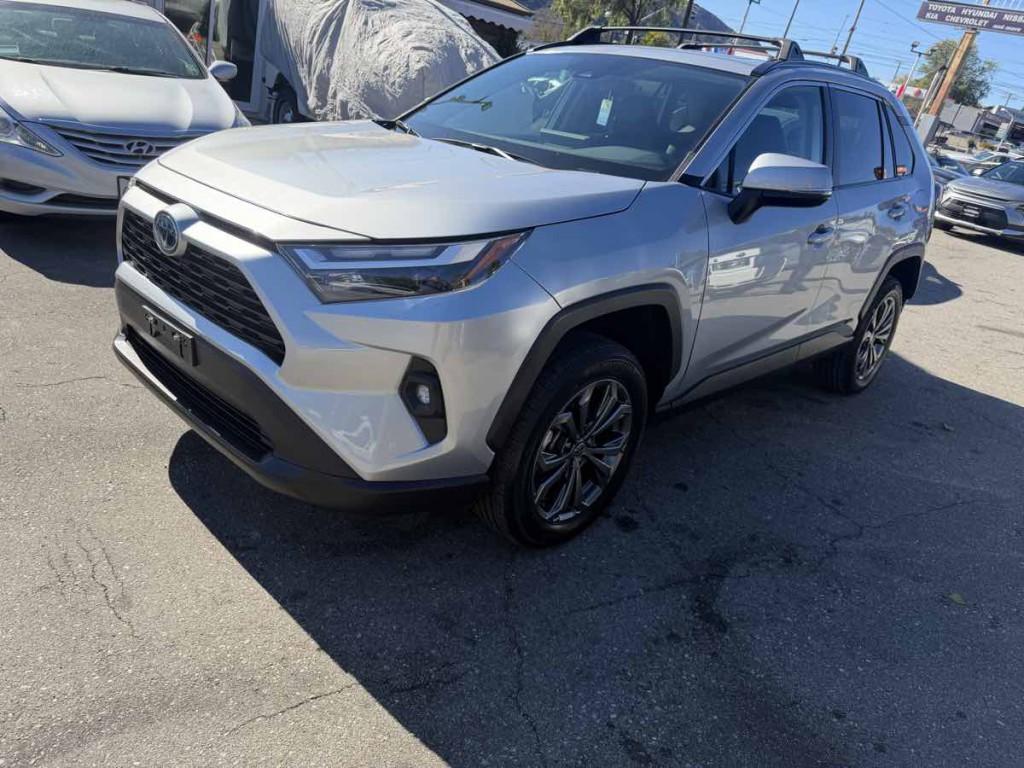 2022 Toyota Rav4 Image 3