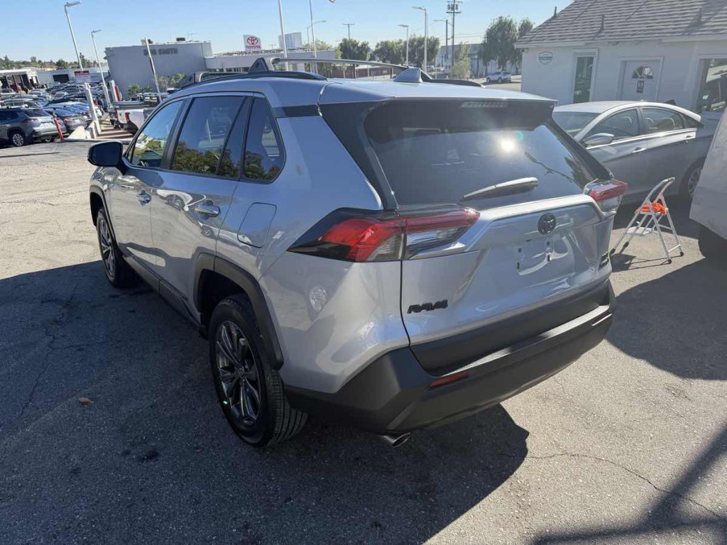 2022 Toyota Rav4 Image 4