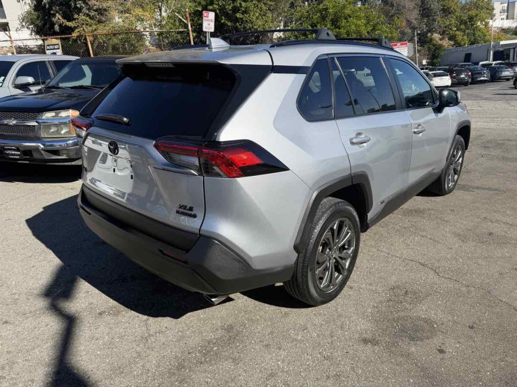 2022 Toyota Rav4 Image 6