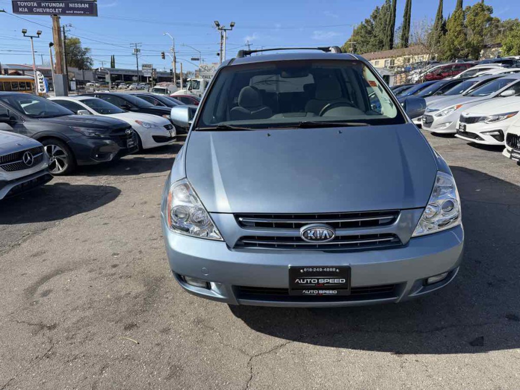 2008 Kia Sedona Image 2