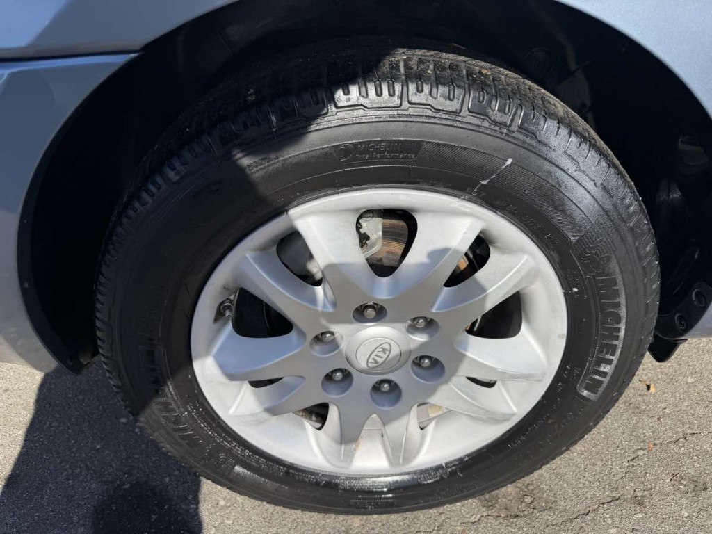 2008 Kia Sedona Image 7