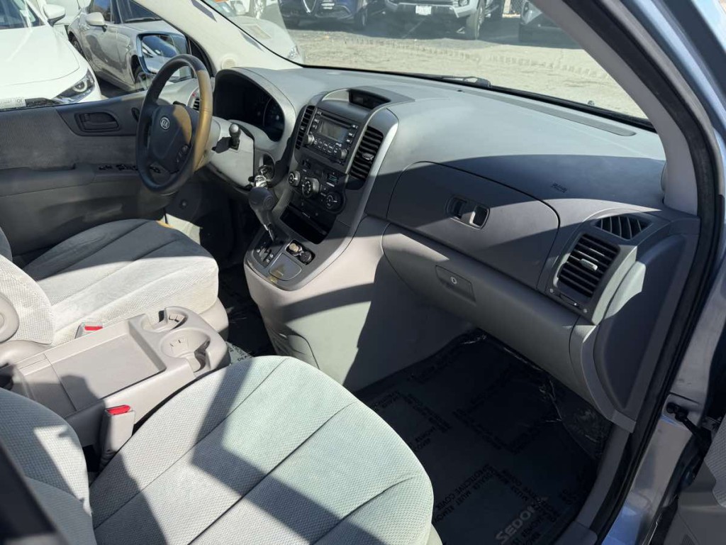 2008 Kia Sedona Image 9