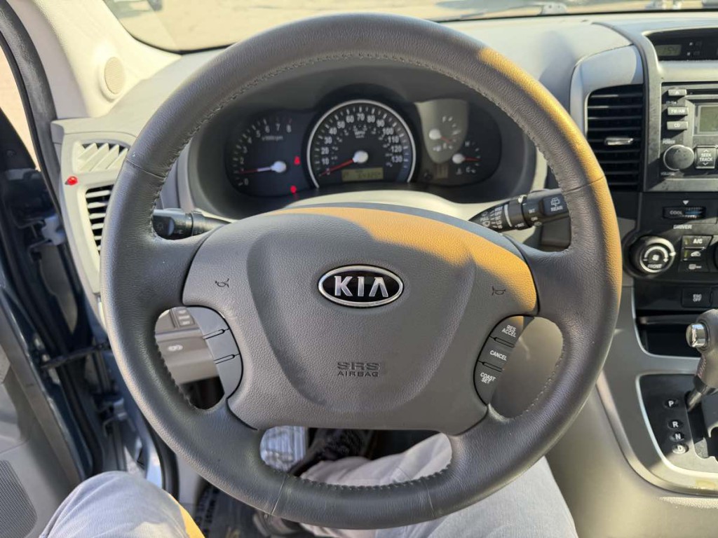 2008 Kia Sedona Image 19