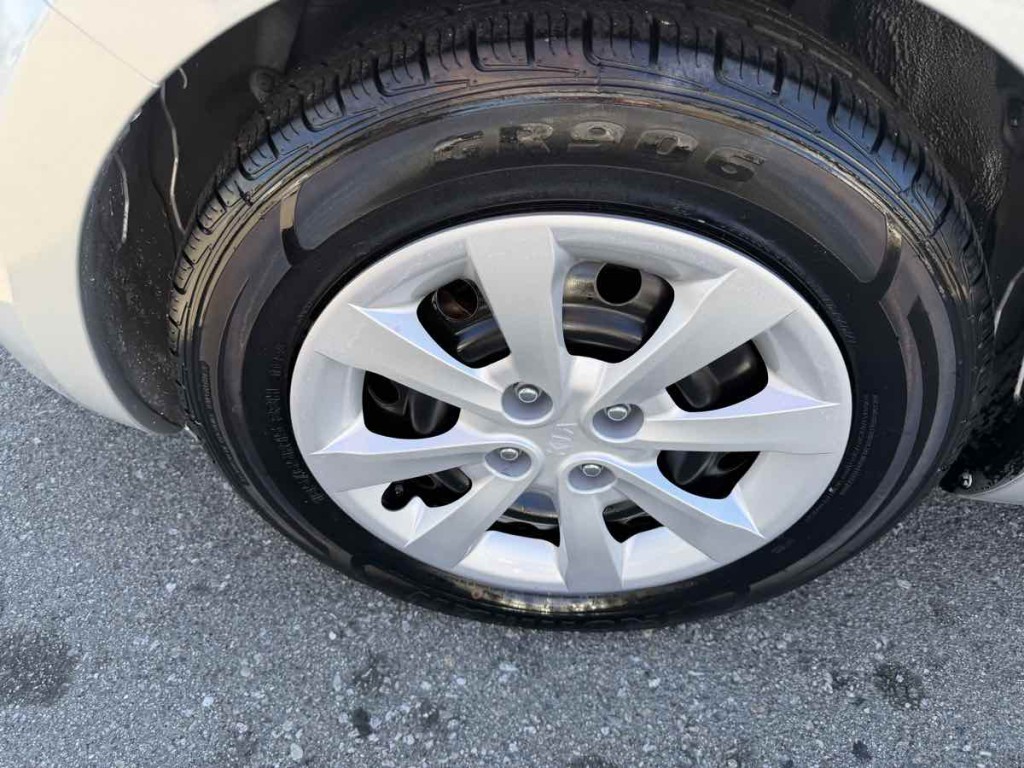 2012 Kia Rio Image 7