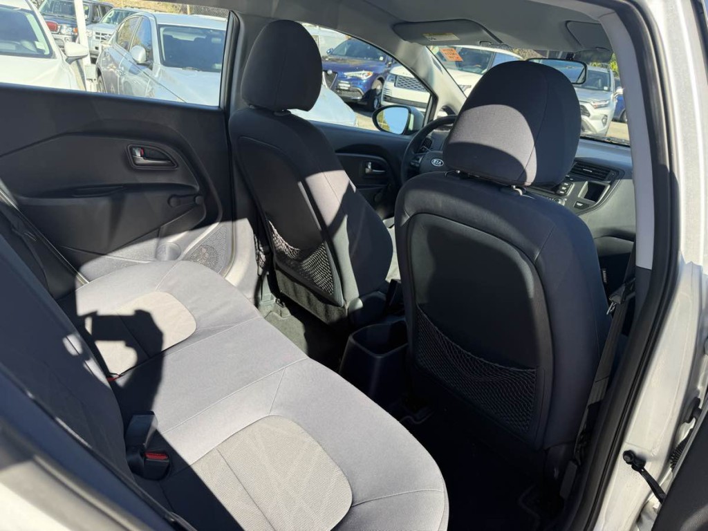 2012 Kia Rio Image 13