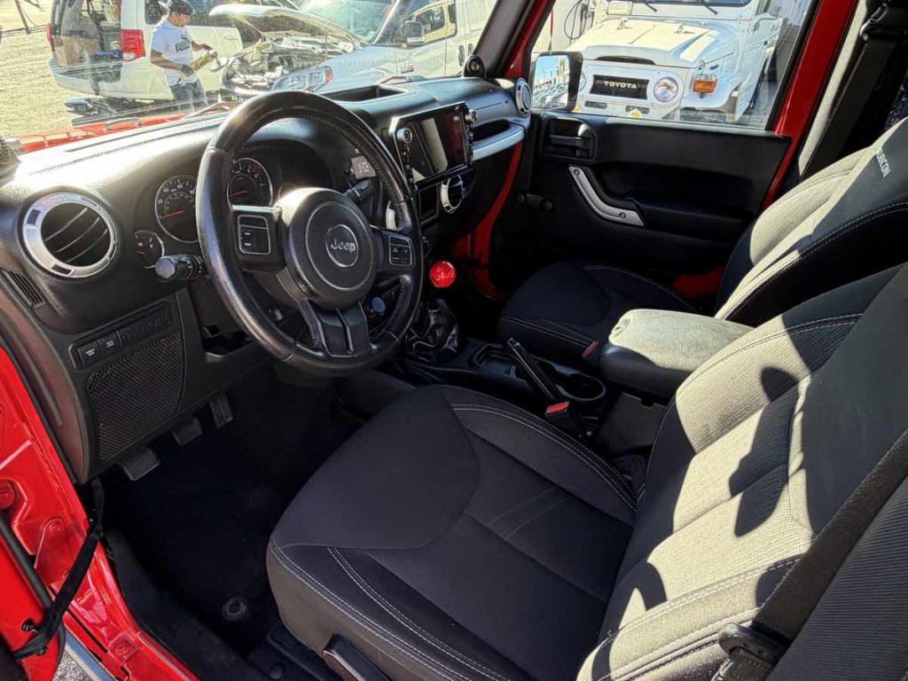 2014 Jeep Wrangler Image 8