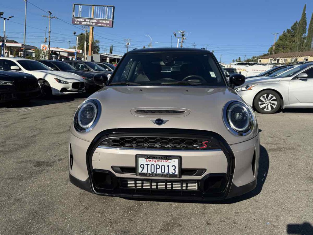 2022 MINI Cooper Image 2